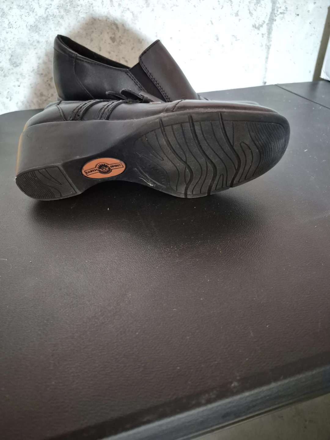 Earth Spirit Women’s Black Wedge Comfort Shoes Size 7 Like New - photo 2