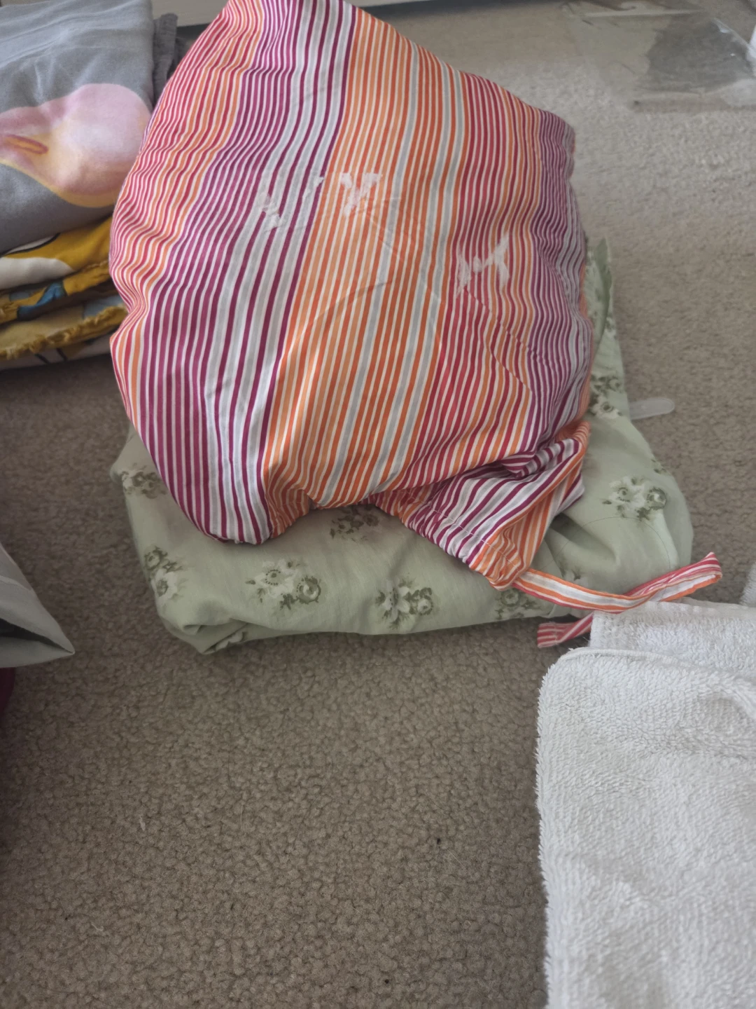Assorted Bedding and Towels - photo 3