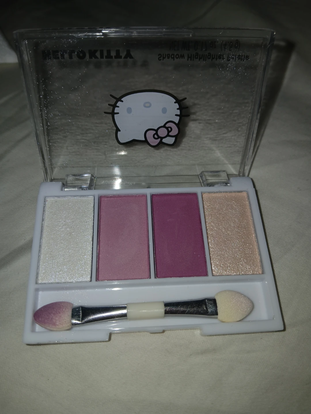 Hello Kitty Shadow Highlighter Palette with bow! - photo 2