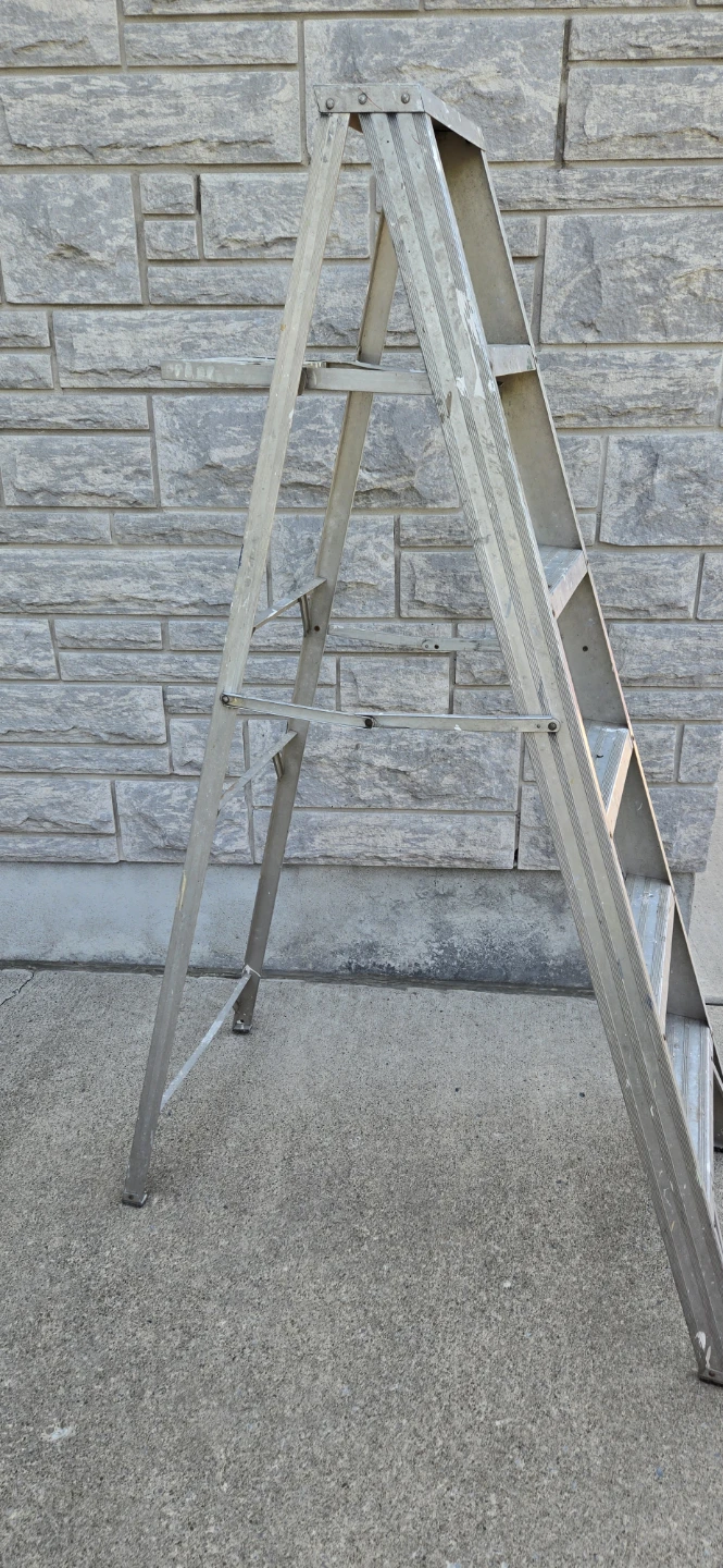 Aluminum Step Ladder 6 feet - photo 2