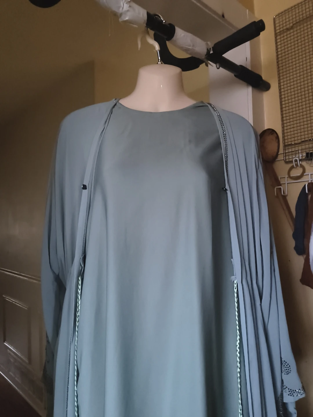 Green Abaya with belt and inside dress - photo 3
