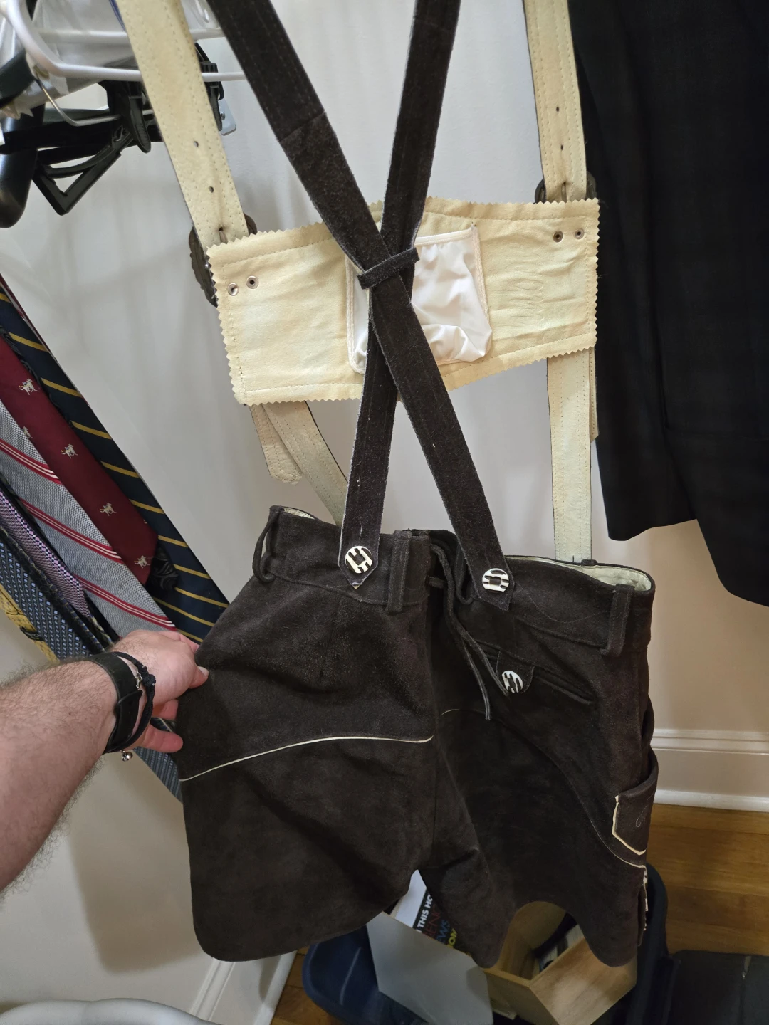 Brown Leather Lederhosen with Suspenders - photo 2