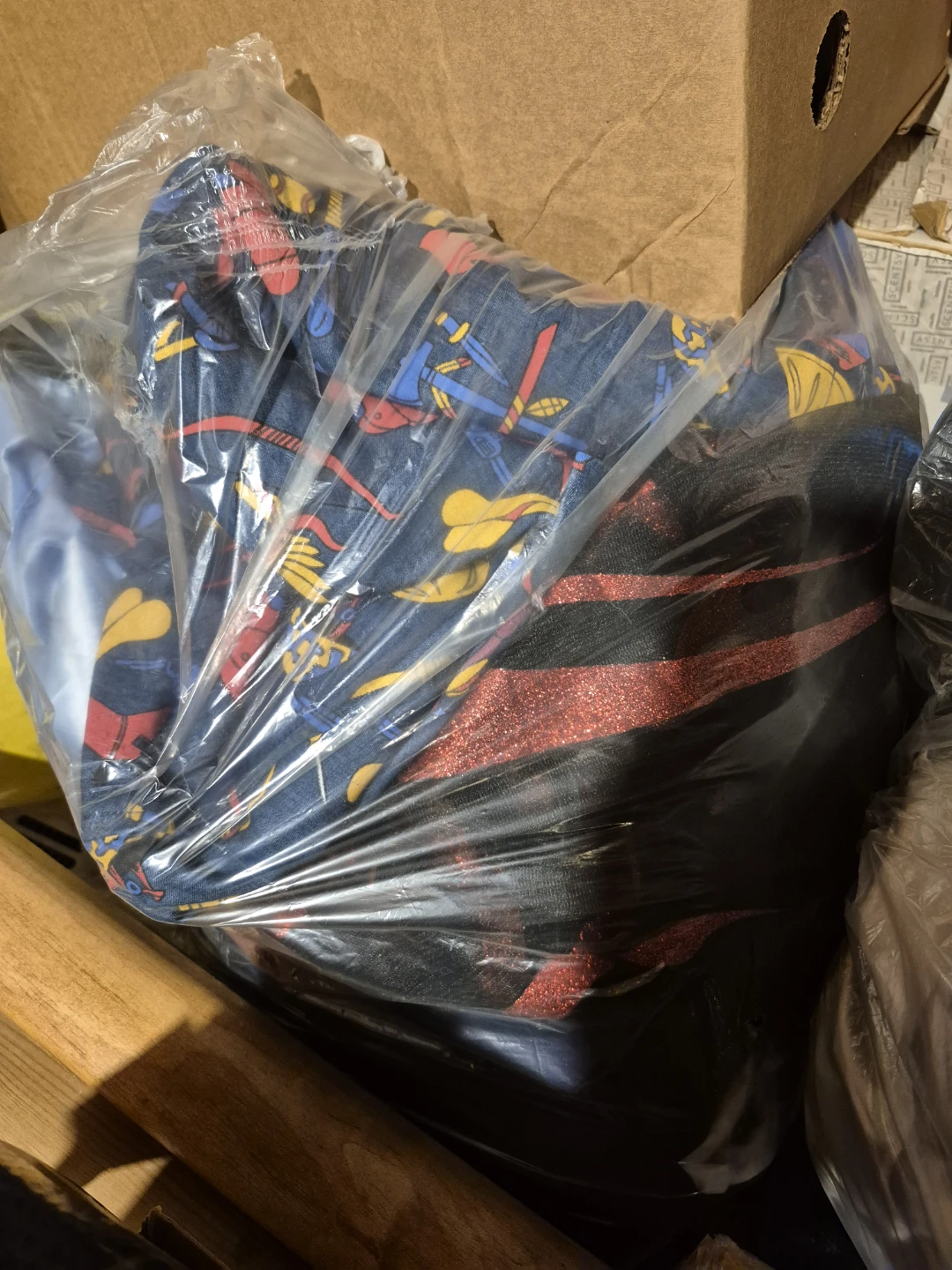 Bundle of costumes and accessories - photo 2