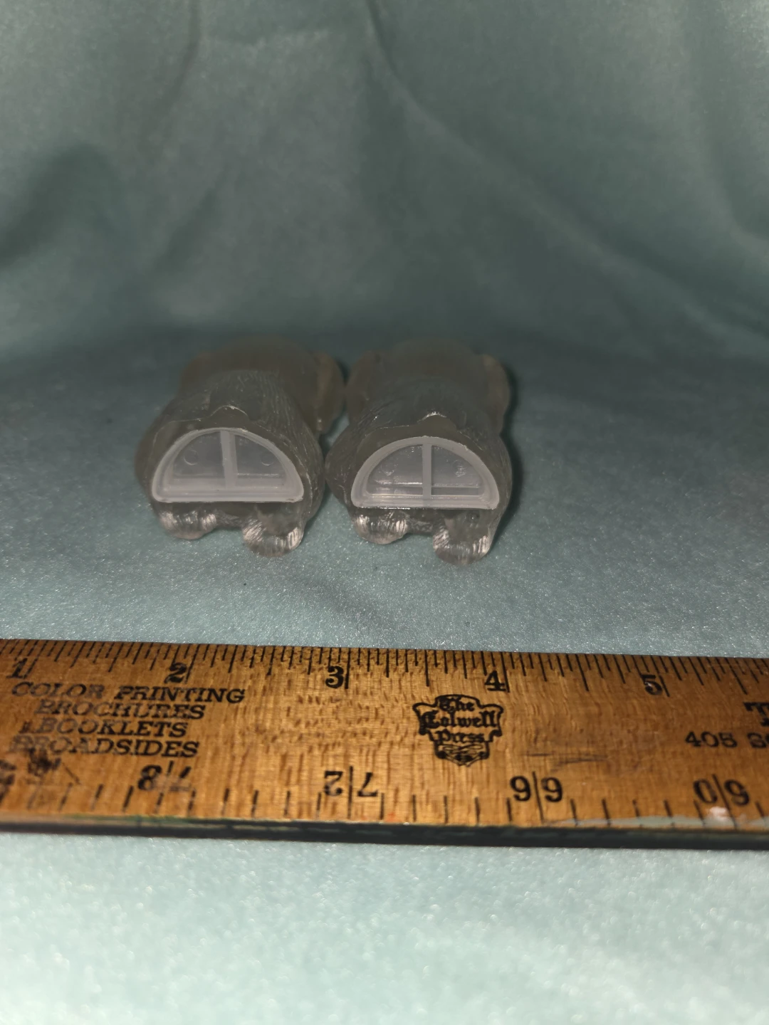 vintage clear plastic rabbit salt & pepper shakers - photo 3