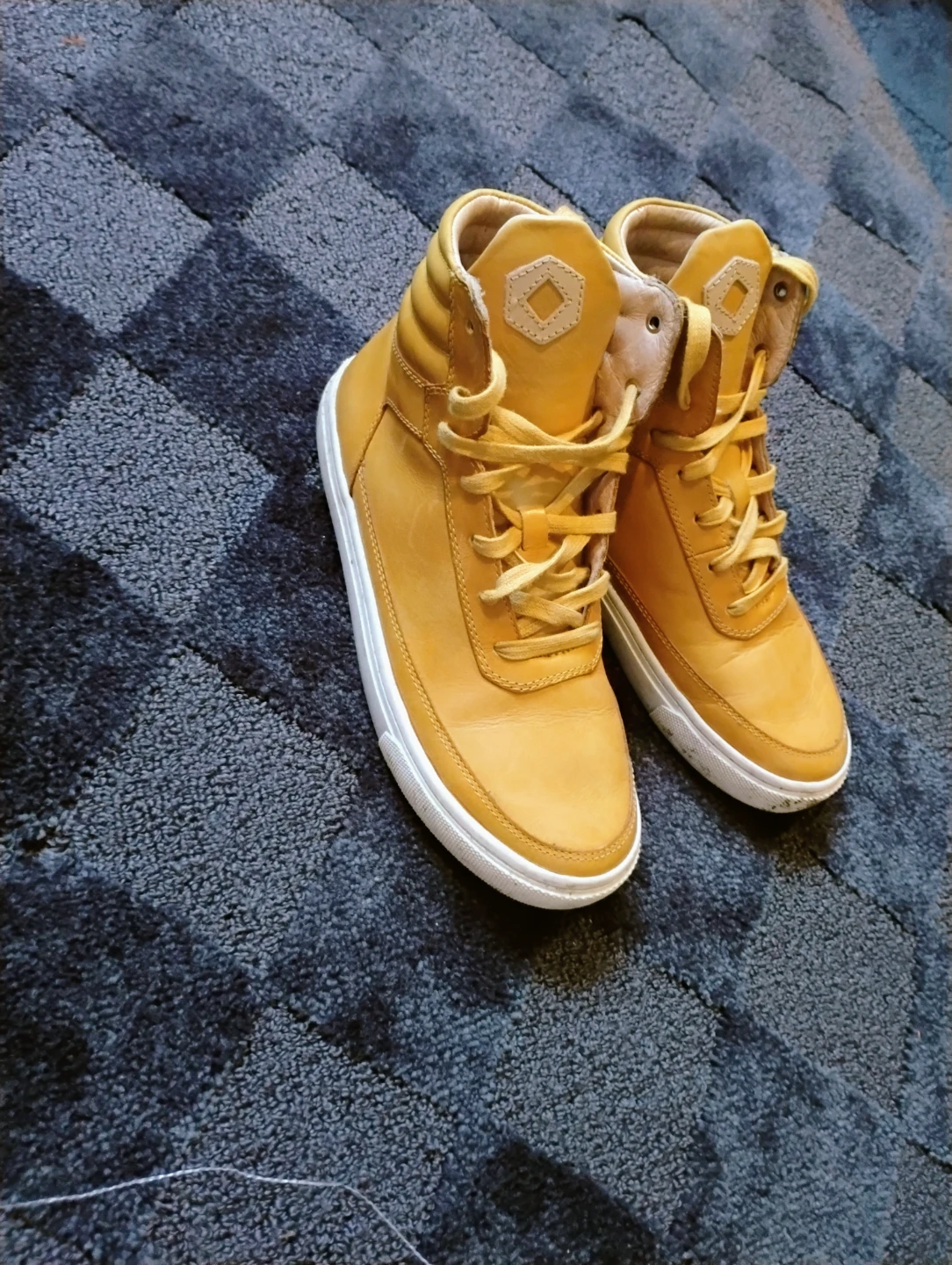 Mustang High Top Sneakers - Size 5.5 Youth - photo 2