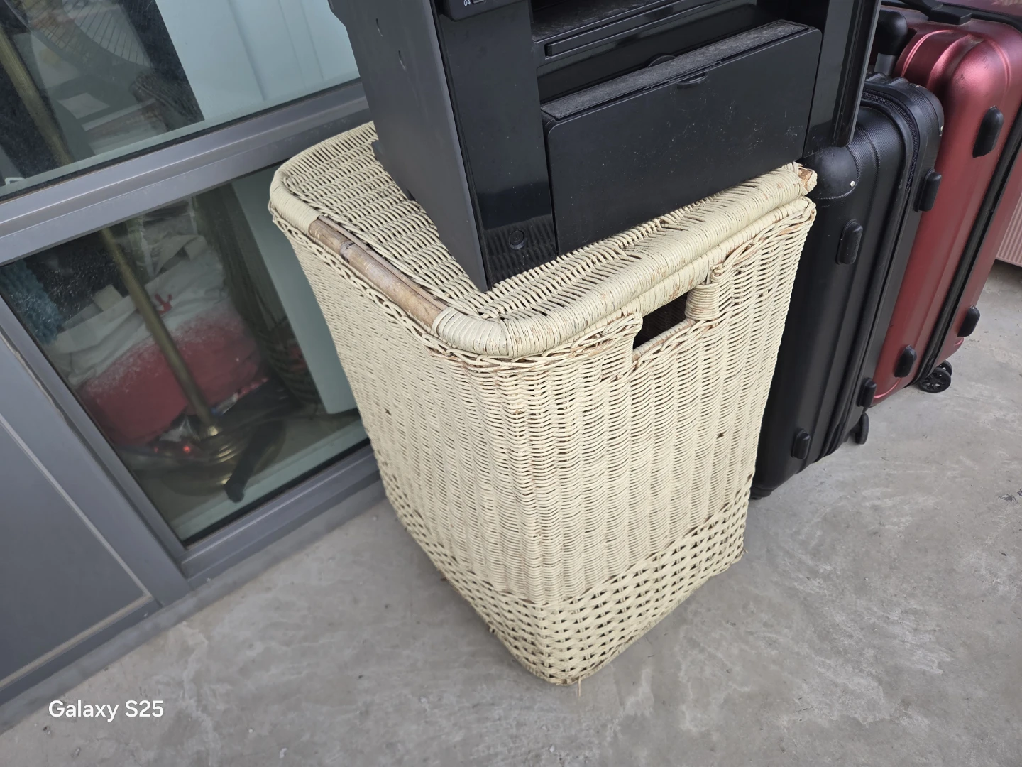 Wicker Laundry Basket with Lid