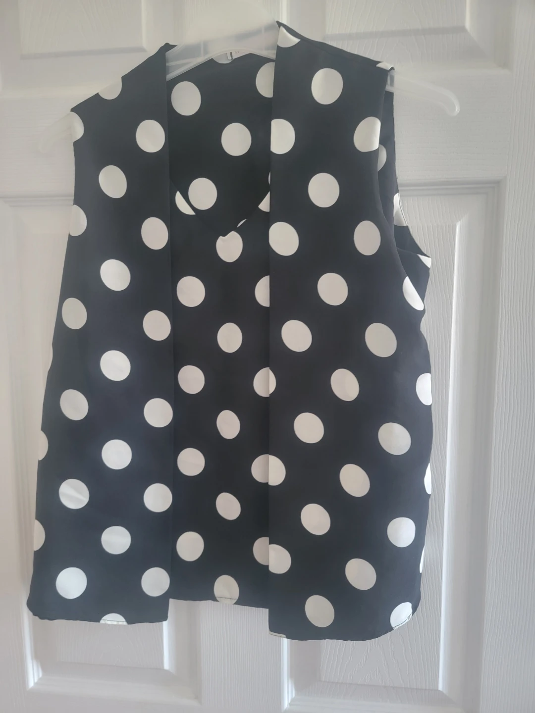 Black and White Polka Dot Sleeveless Vest M