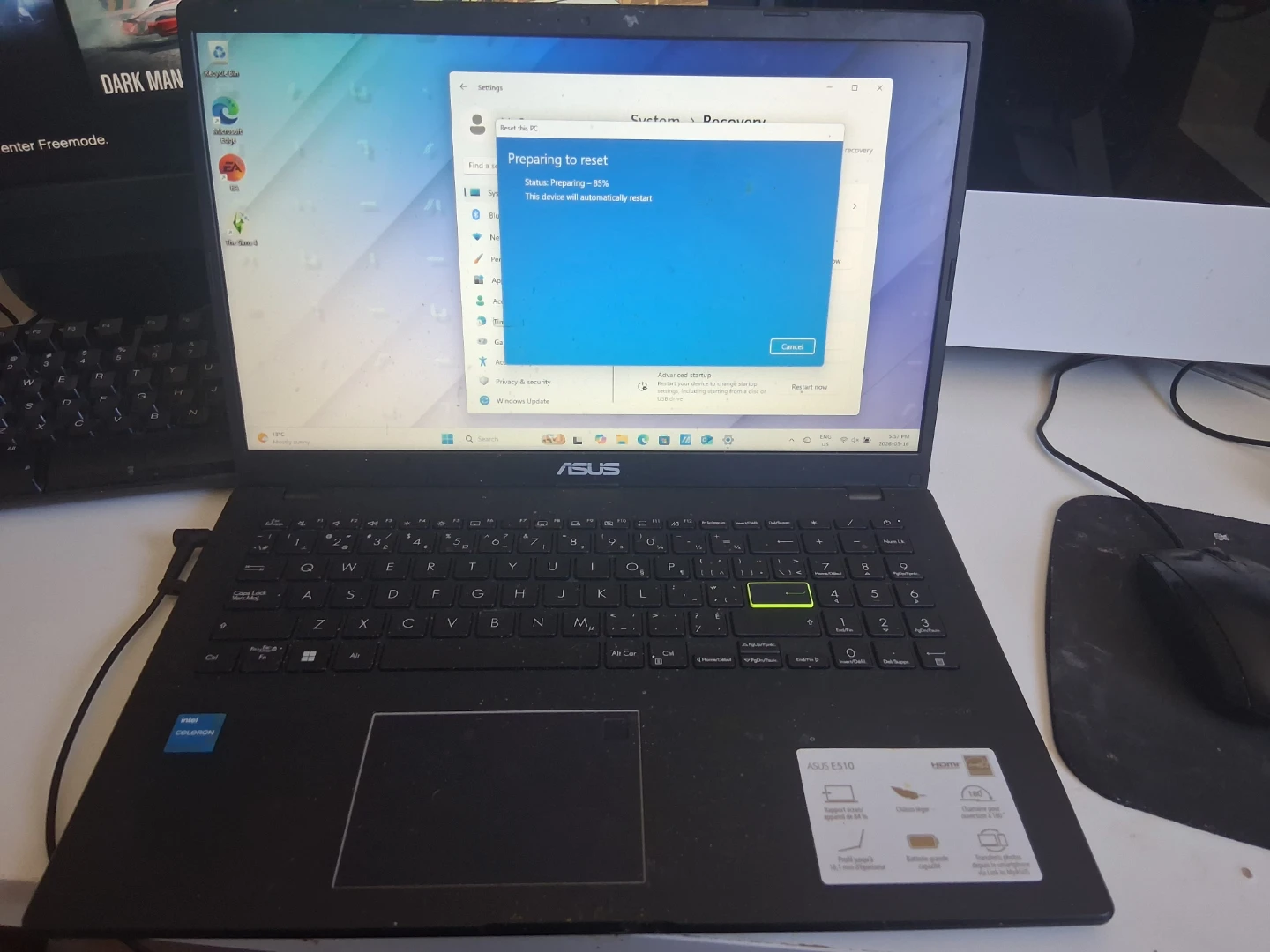 ASUS Laptop - photo 3