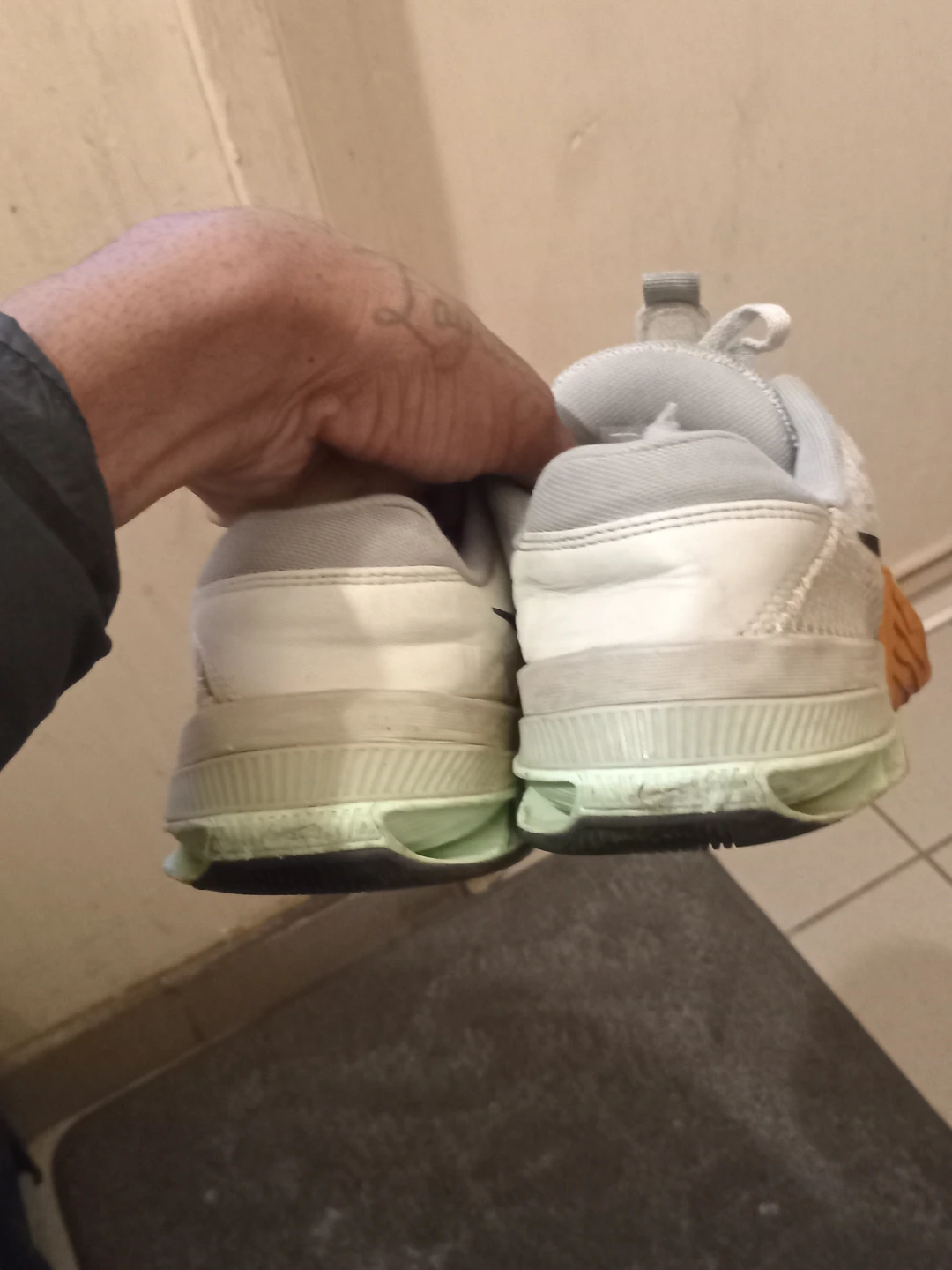 Size 10 nike - photo 2