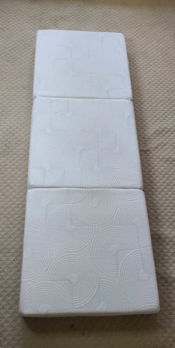 Like New! Zinus Tri-Fold Twin Mattress 5" Thick - photo 2