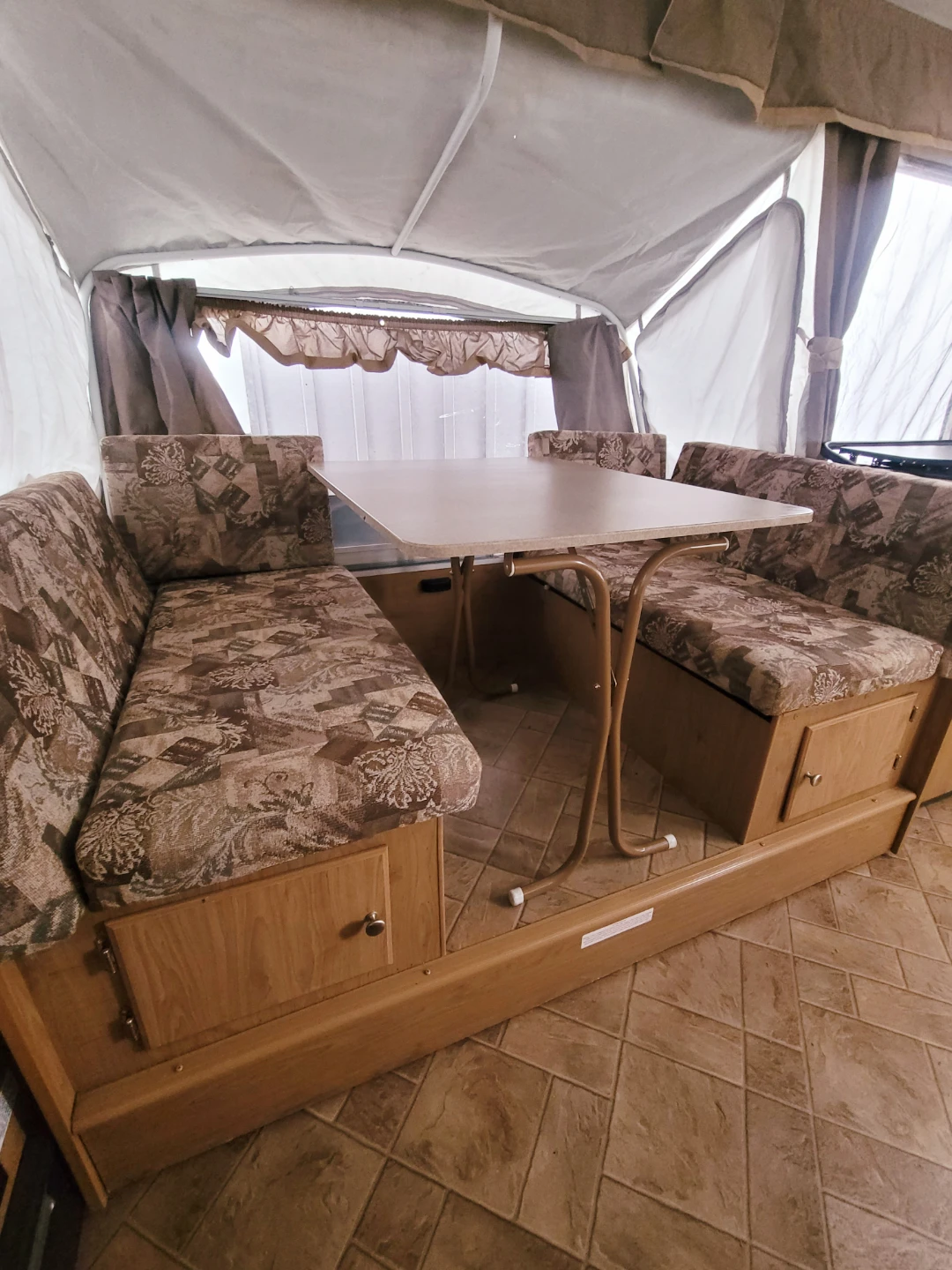 Coleman Pop-Up Camper Trailer - photo 3