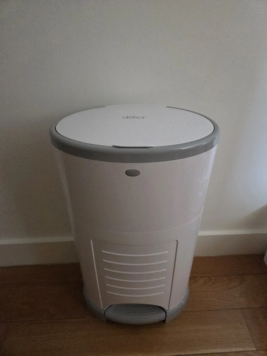 [Pickup Only] Like-new Dékor Diaper Pail w/ refills