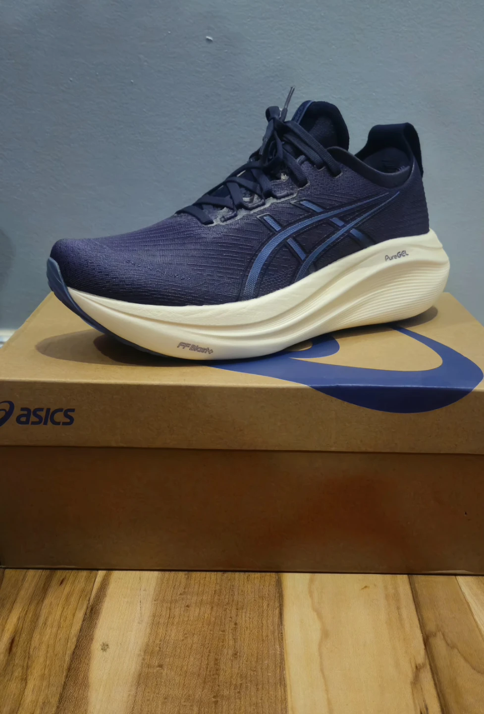 ASICS GEL-NIMBUS 27 Women’s Running Shoes – Size 9.5 Wide