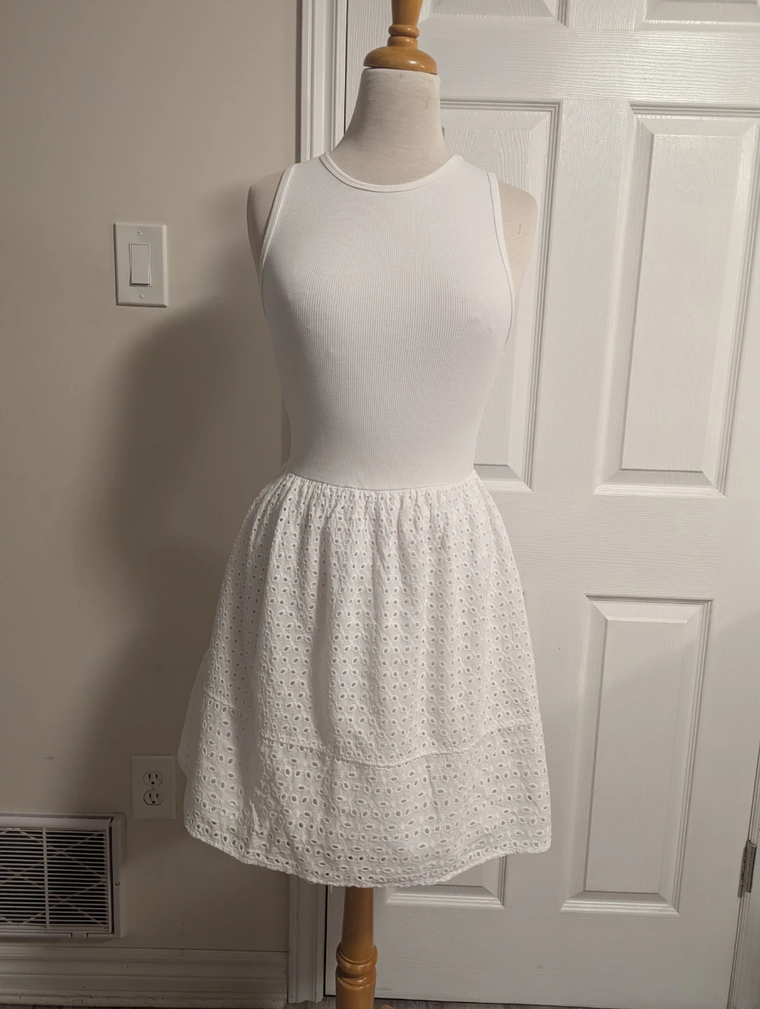 Zara White Eyelet Tiered Dress - M - photo 2