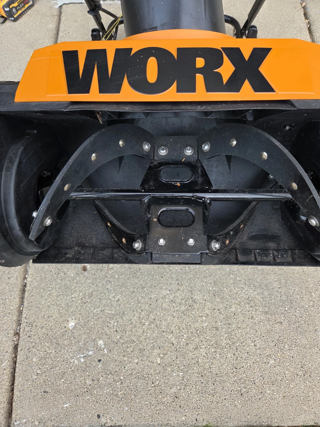 WORX Electric Snow Thrower YG800 - photo 3