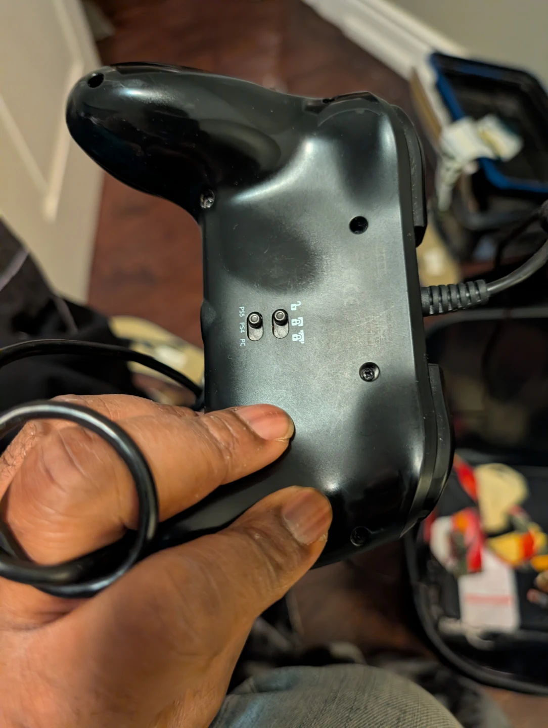 HORI Wired Controller for PlayStation 4 - photo 2