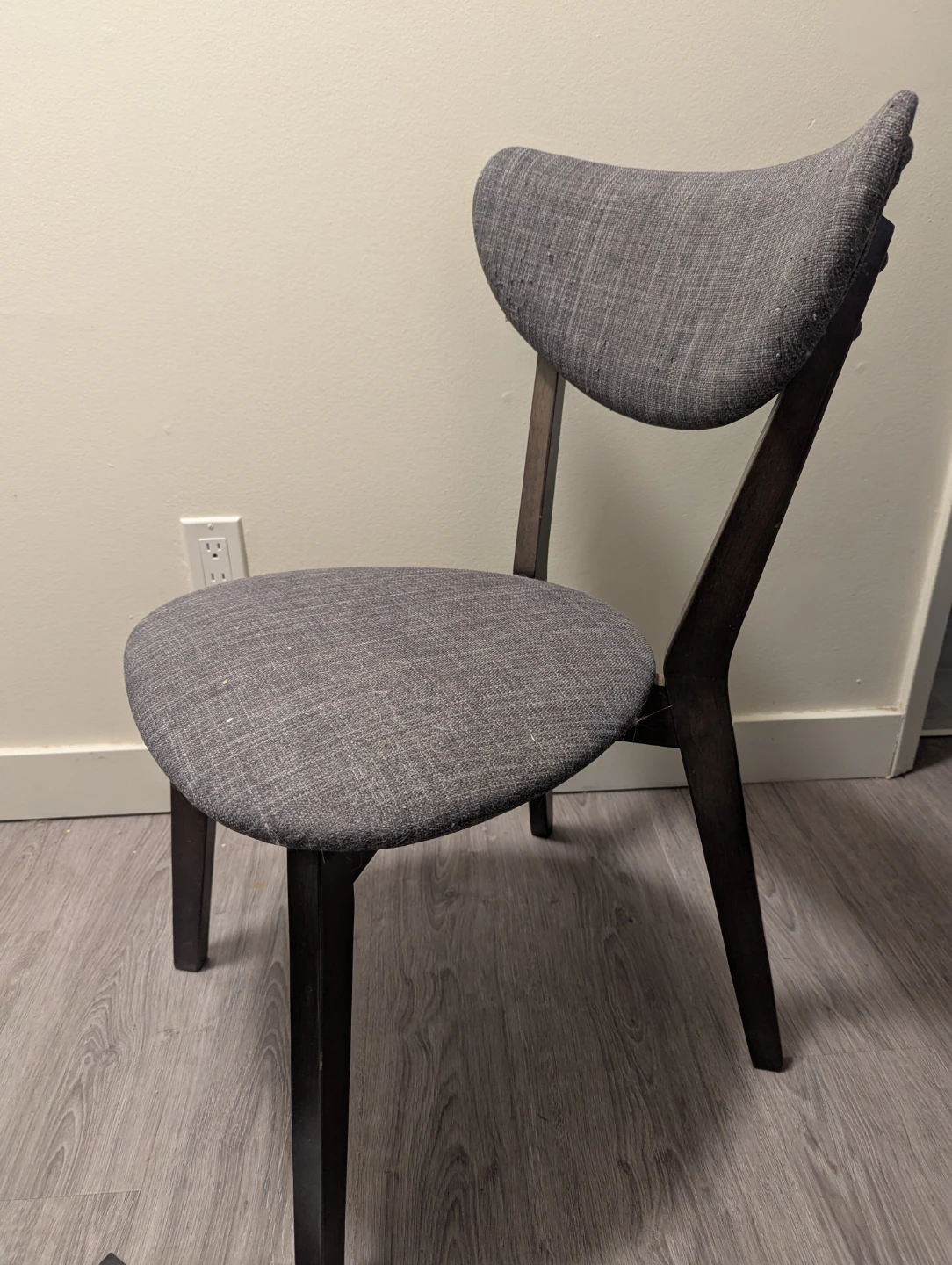 Structube Table and Chairs