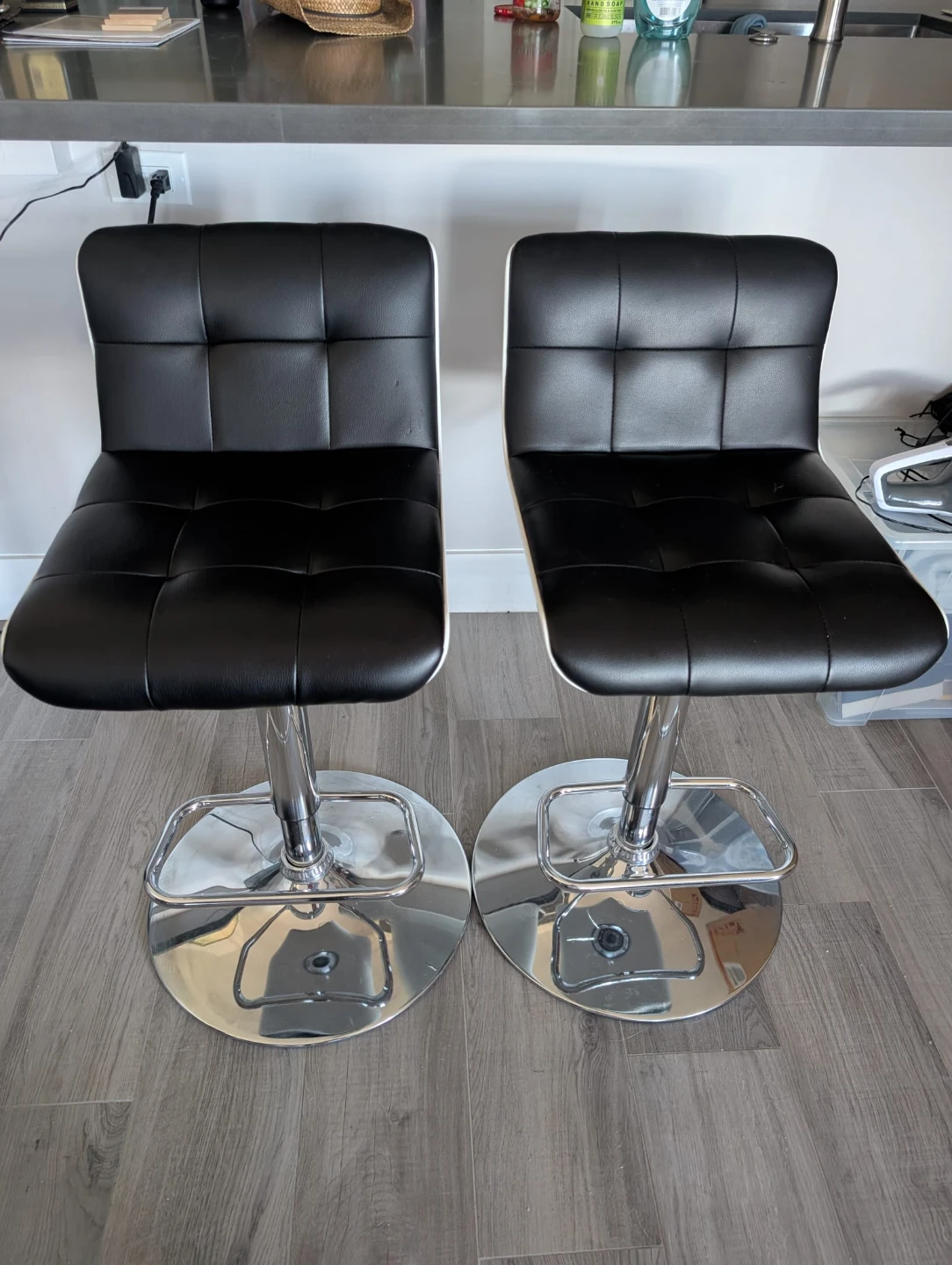 2 Bar Stools