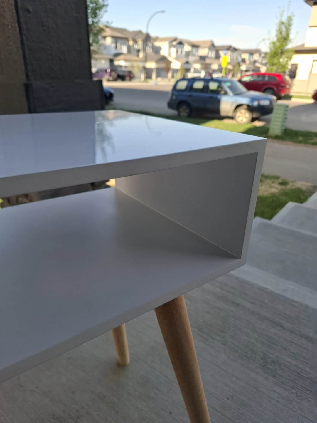 White Accent Side Table with Wooden Legs - photo 3