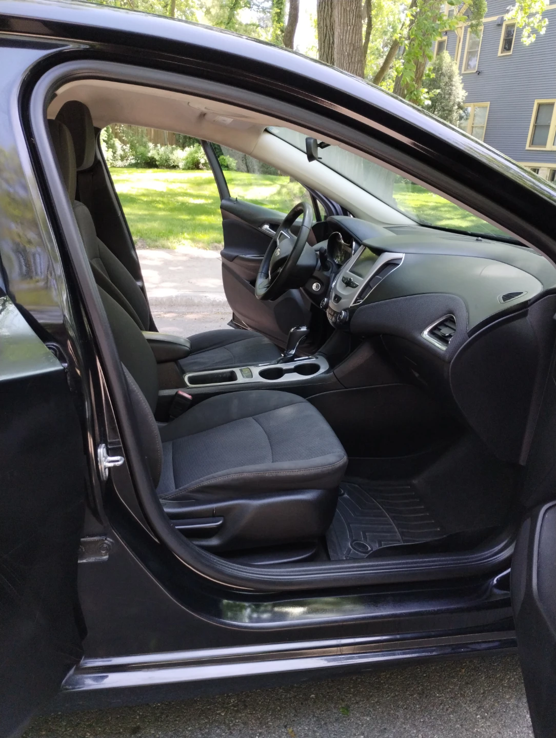 2017 Chevy Cruze LS - photo 5