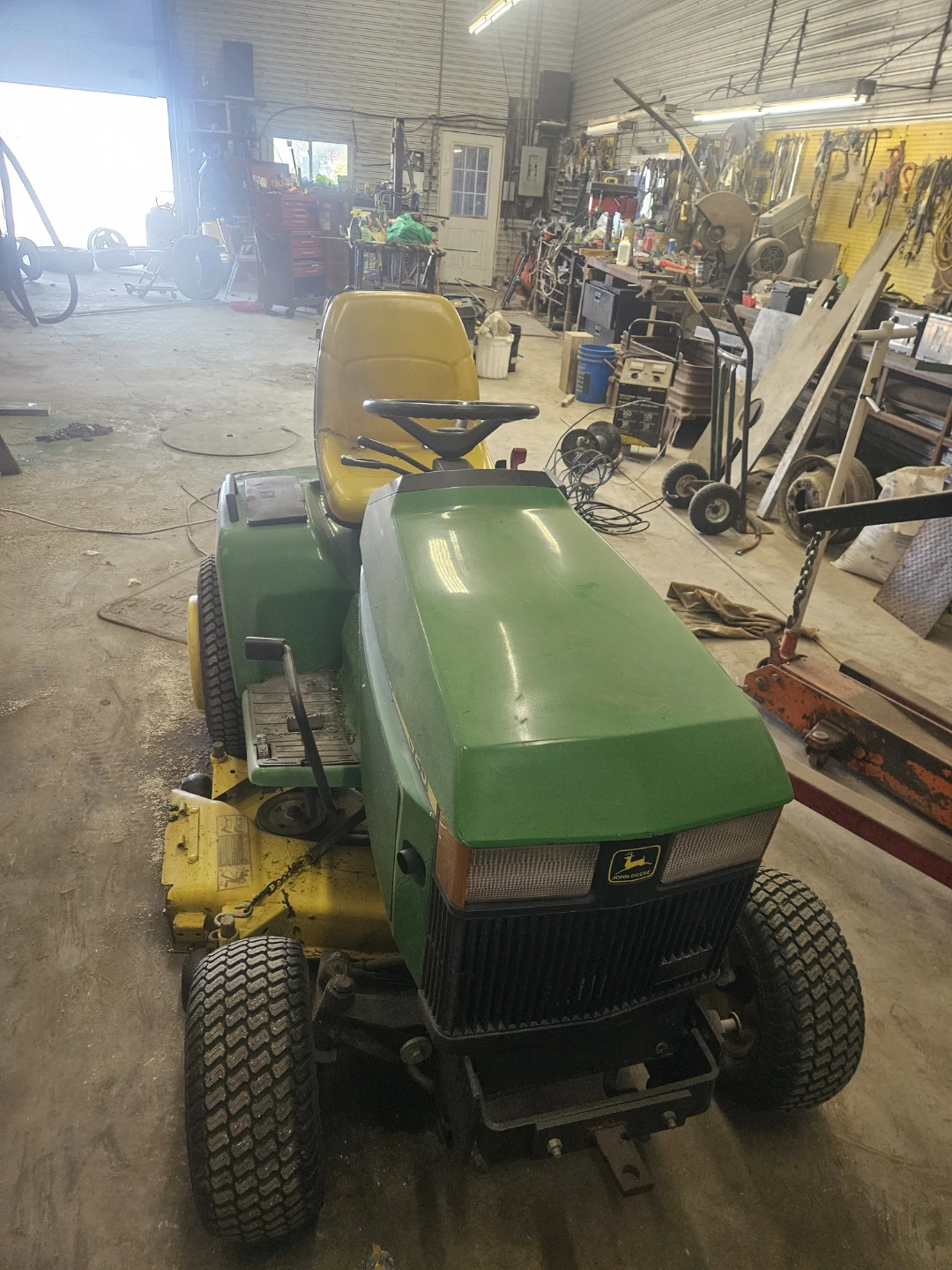 John Deere 425 Lawn Tractor - photo 2