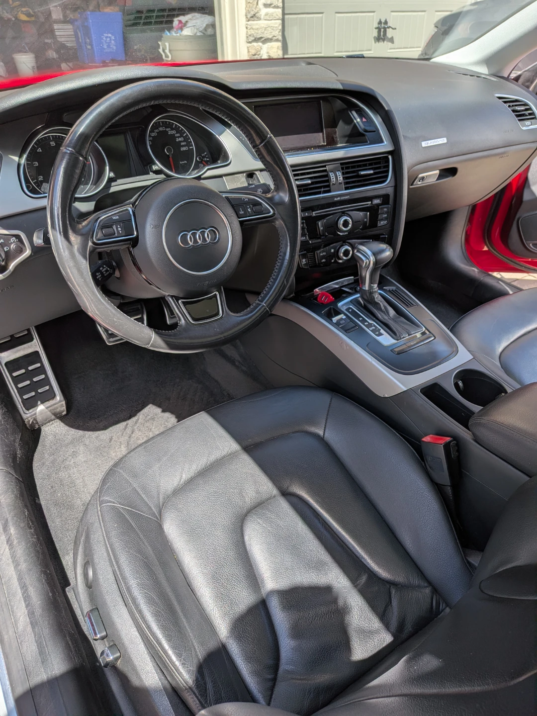 Red Audi Coupe - photo 3