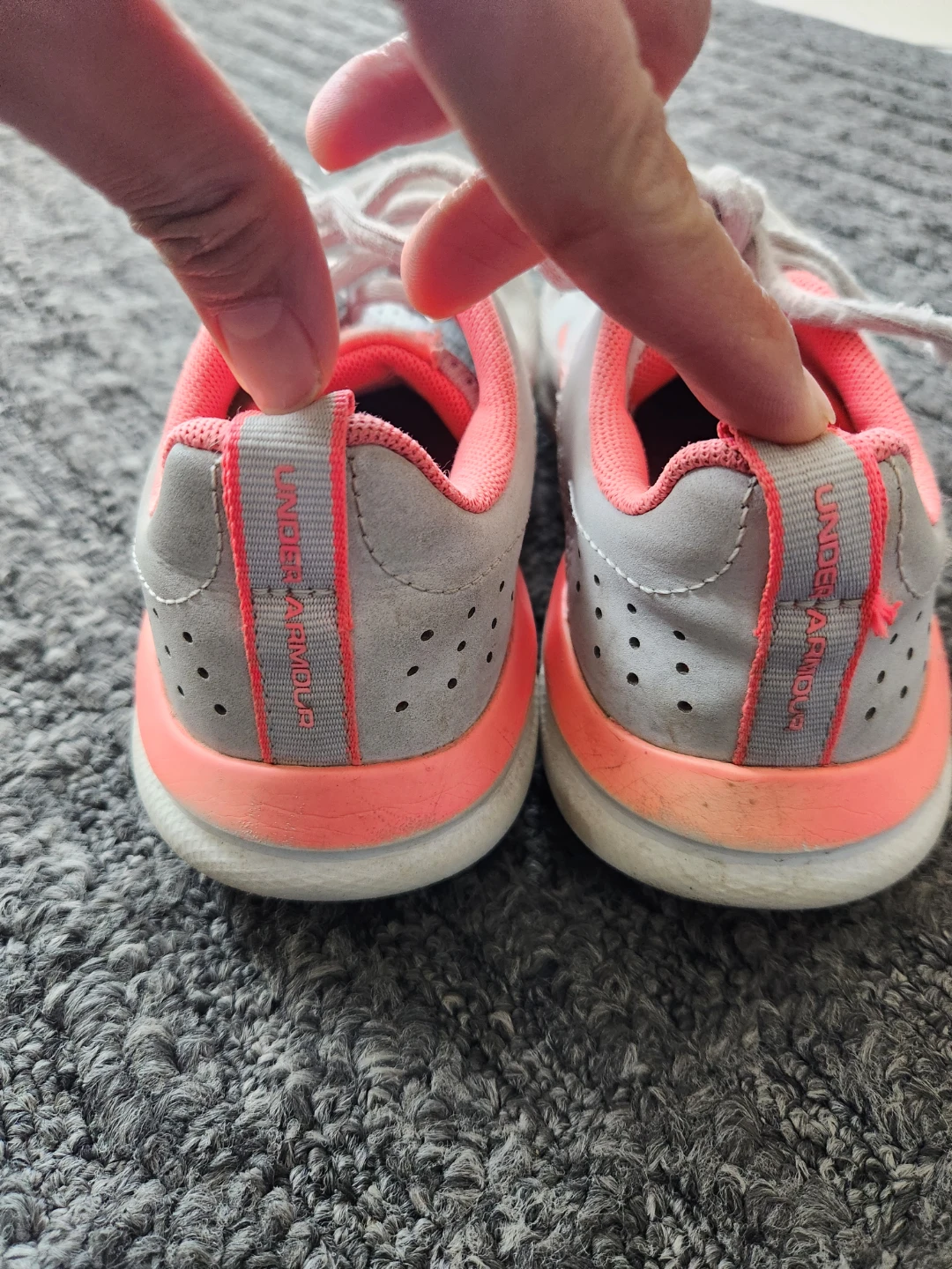 Under Armour girl's Running Shoes Size 3.5Y - photo 3