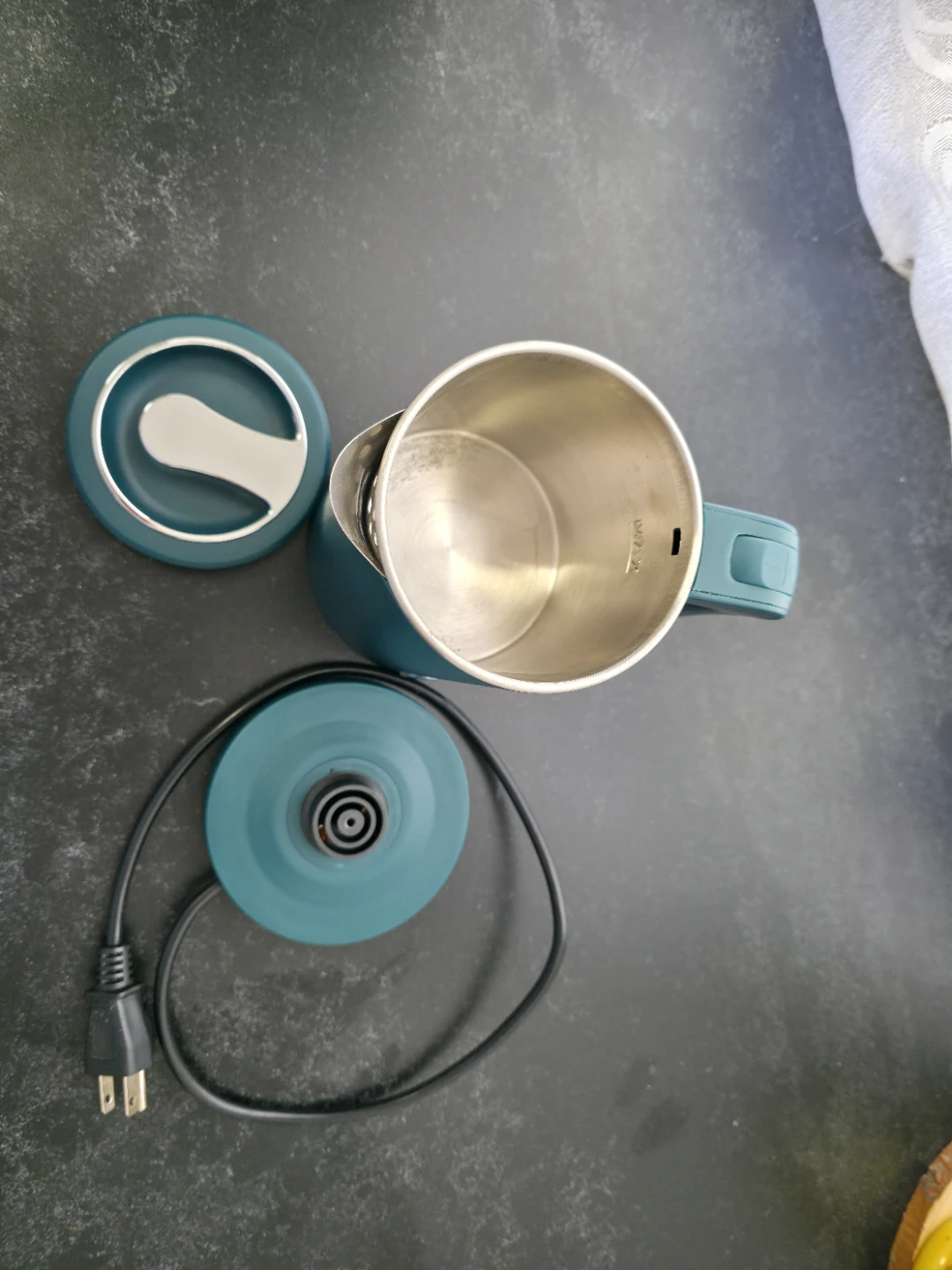 Compact Electric Kettle – Like New - photo 2