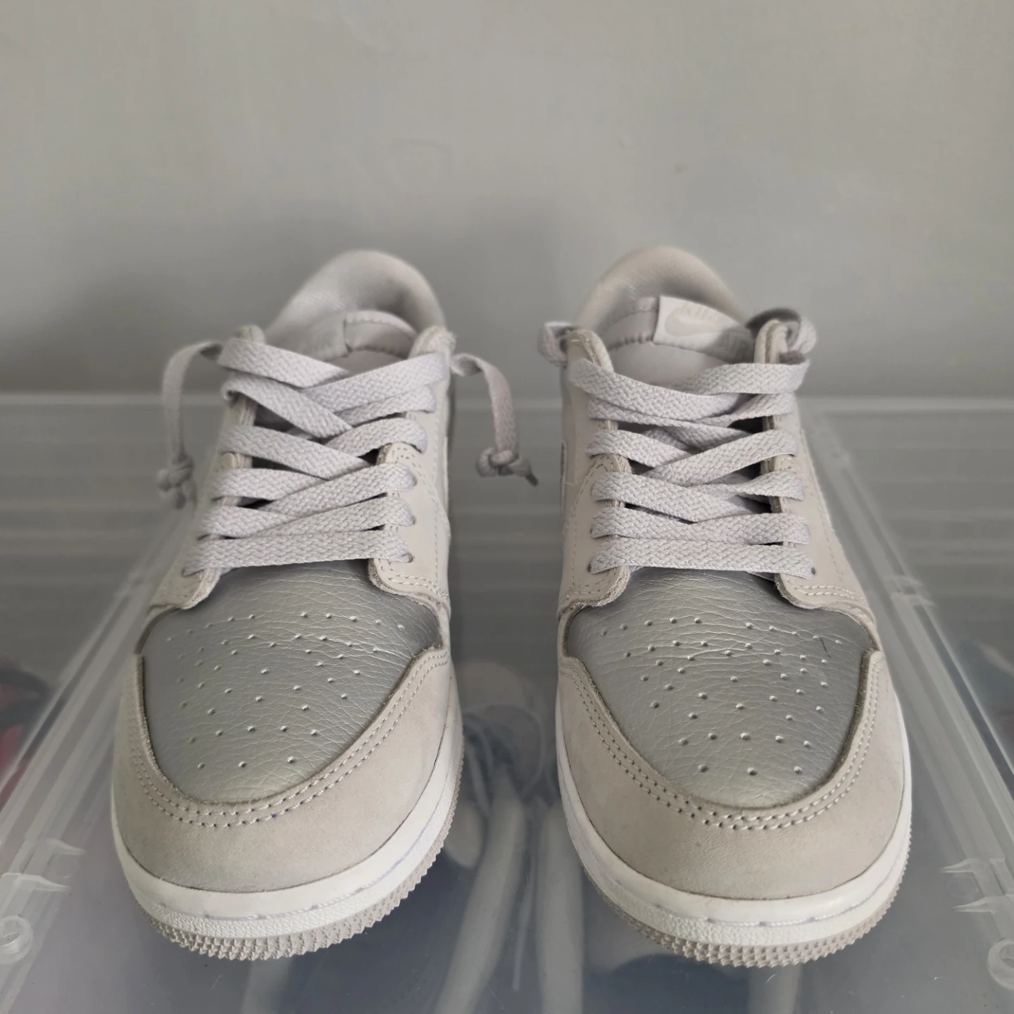 6Y Air Jordan 1 Low SE Metallic Silver Women's Shoes - EUC - photo 2