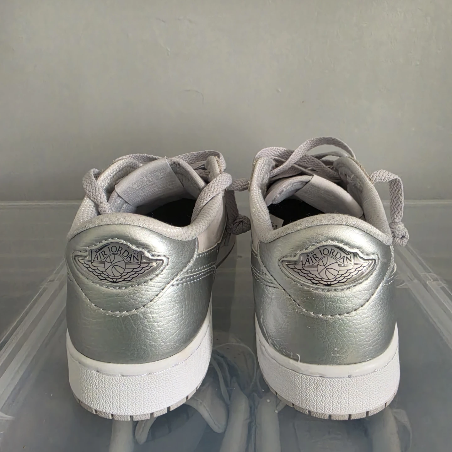 6Y Air Jordan 1 Low SE Metallic Silver Women's Shoes - EUC - photo 3