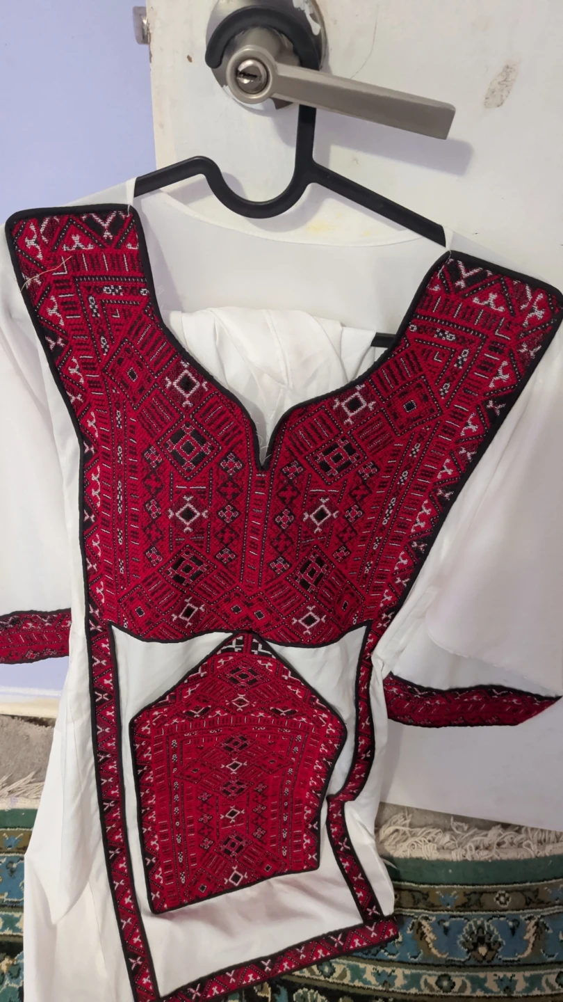 Embroidered White Kurti with Red Design 2 pieces - photo 2