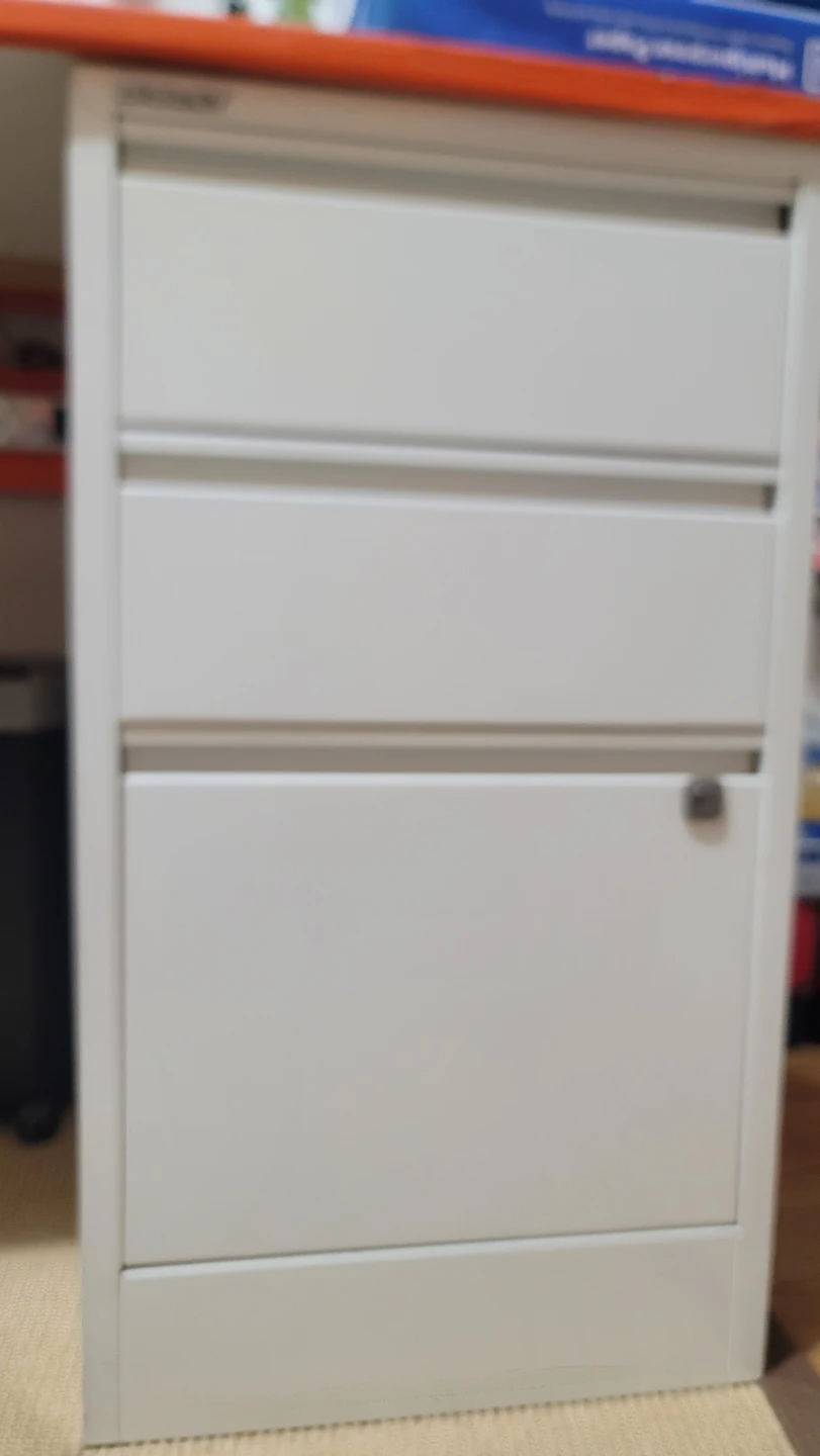 Bisley 3 Drawer Filing Cabinet - photo 3