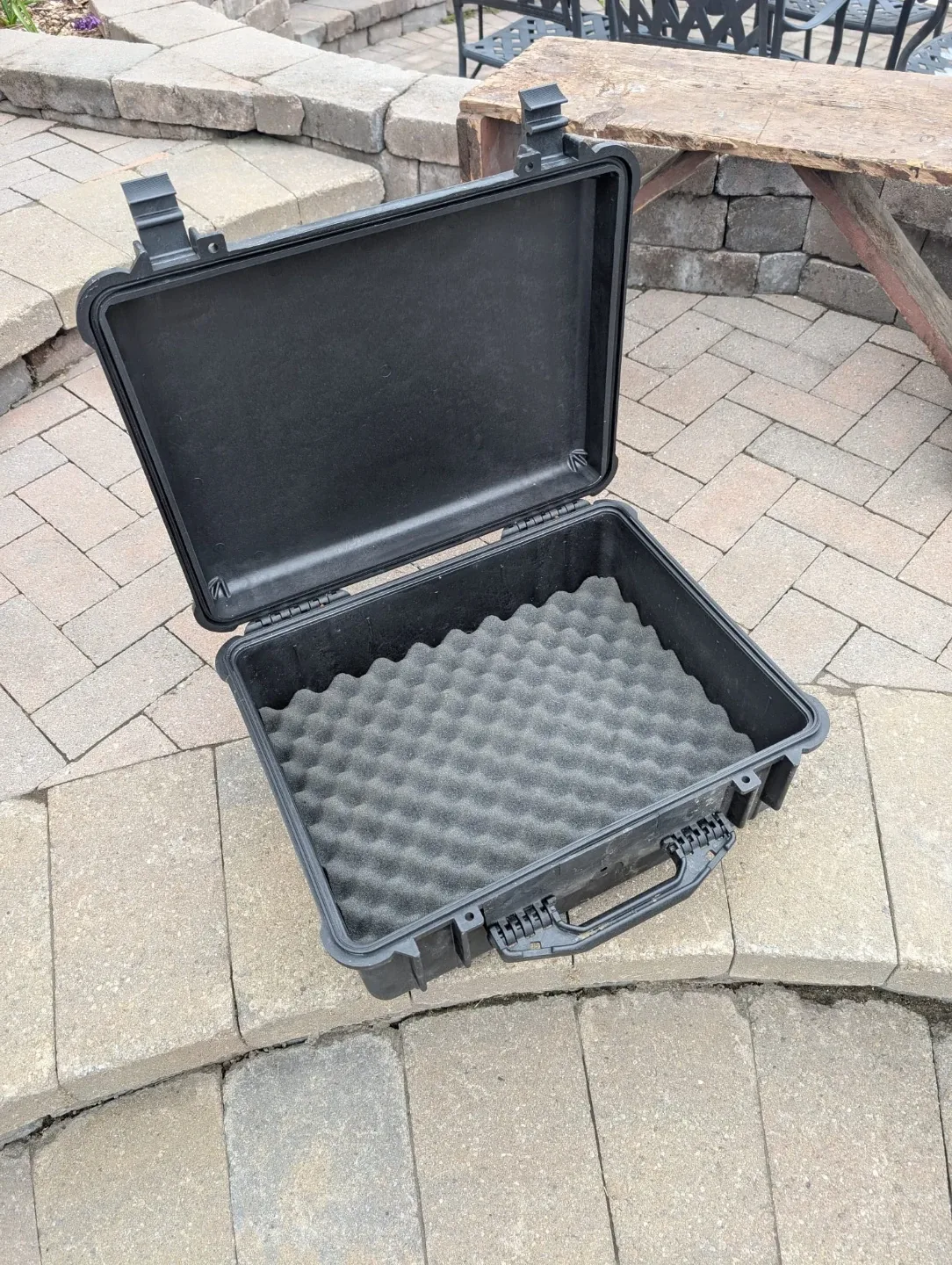Pelican 1550 Hard Case with Foam - photo 4