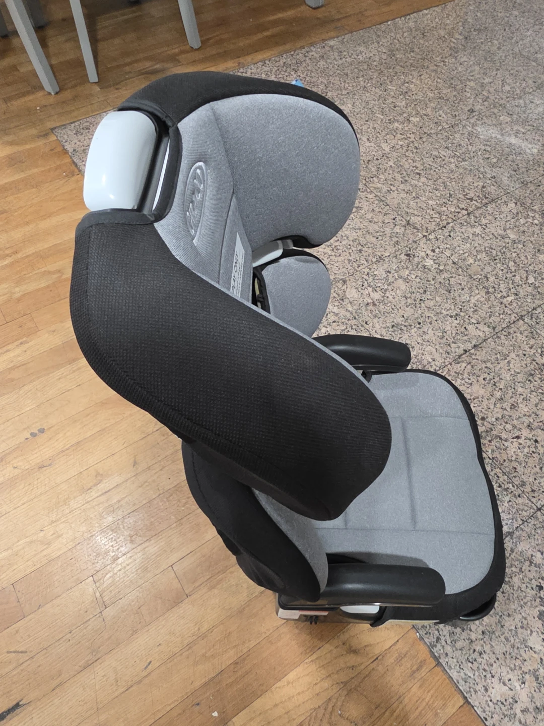Graco Booster Car Seat - Gray - photo 2
