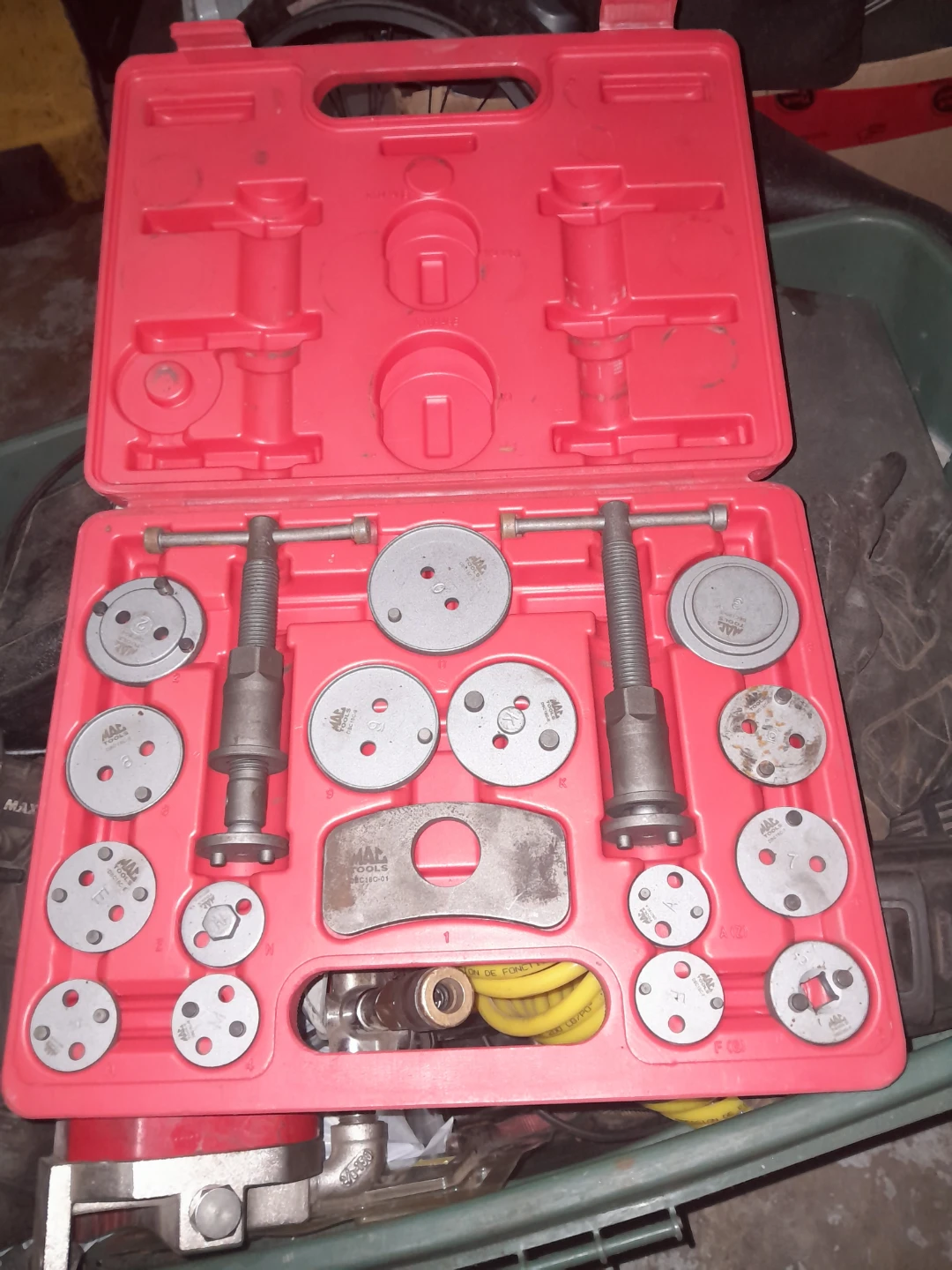 MAC Tools Disc Brake Caliper Set