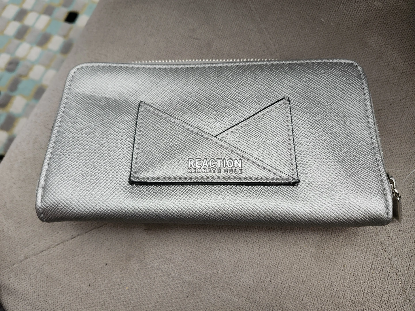 Reaction Kenneth Cole Nicole Wallet - Silver - photo 4