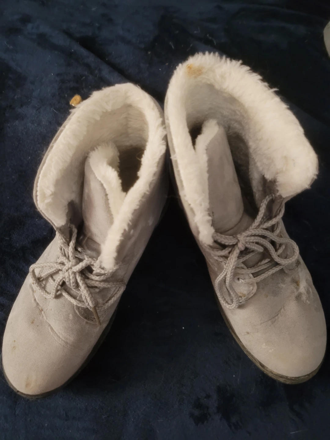 Used Women's Boots and Sneakers - photo 3