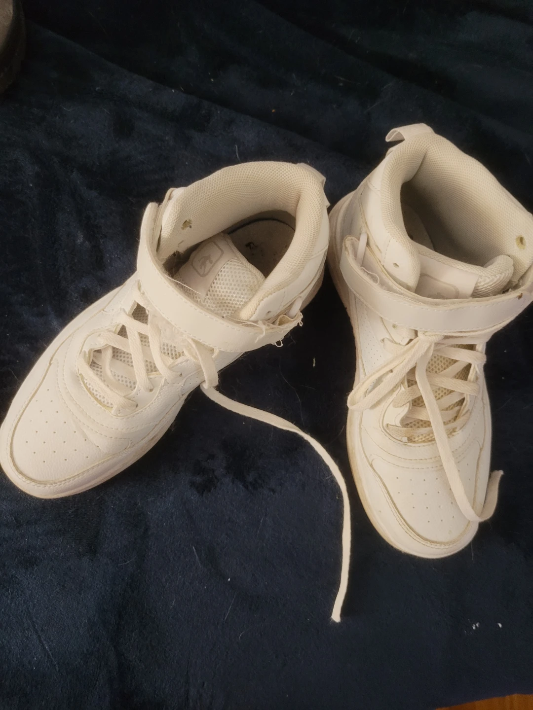 Used Women's Boots and Sneakers - photo 4