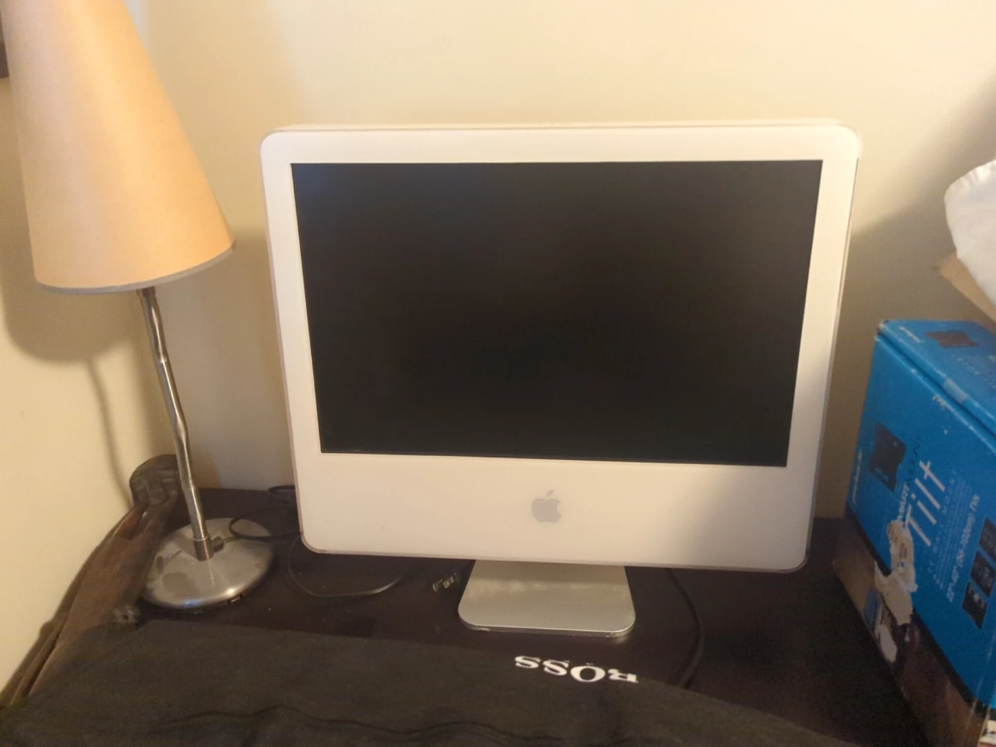 *OFFERS* THIS IS FOR PARTS ONLY. IT DOES NOT TURN ON.