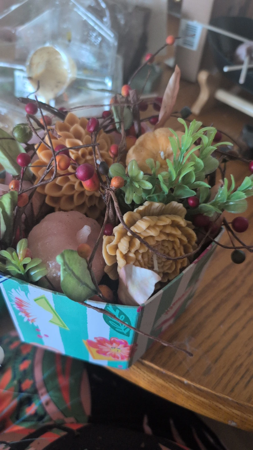 Decorative Floral Arrangement - photo 2