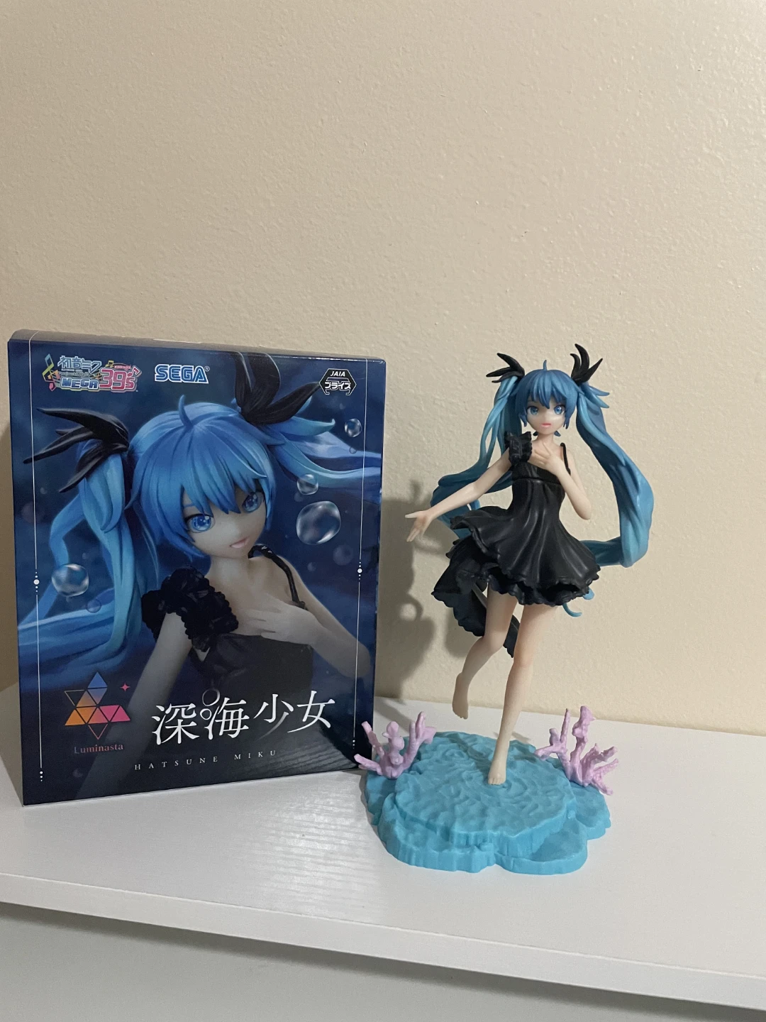 Authentic Hatsune Miku Deep Sea Girl Figure - photo 2