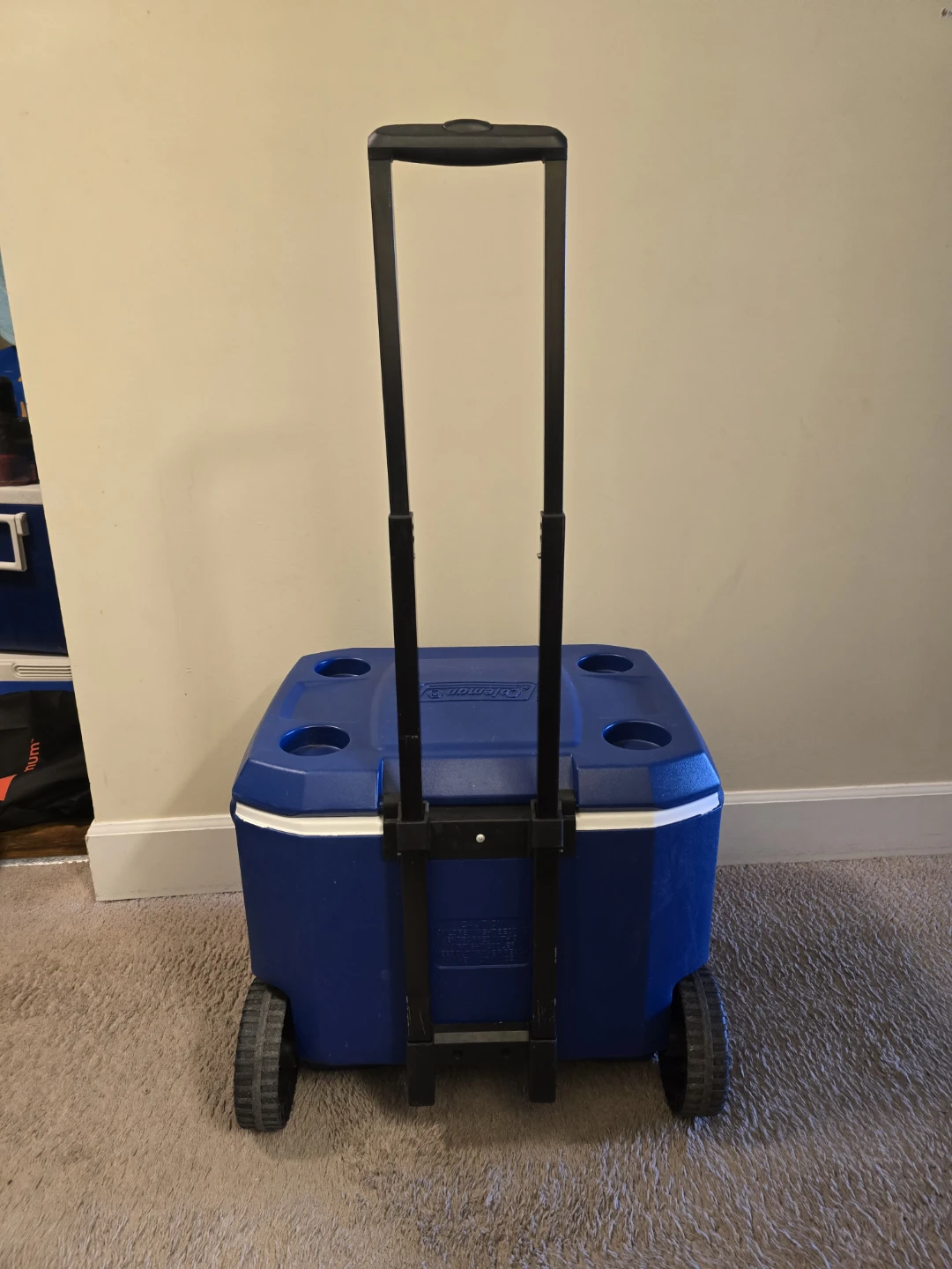 BLUE COLEMAN 50 QT/47.3L WHEELED COOLER - photo 4