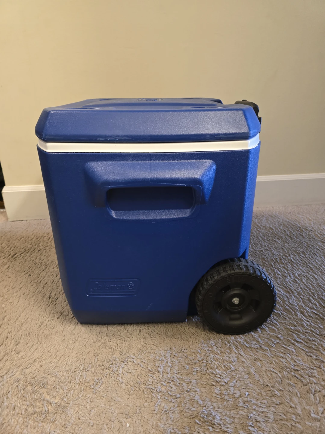 BLUE COLEMAN 50 QT/47.3L WHEELED COOLER - photo 5