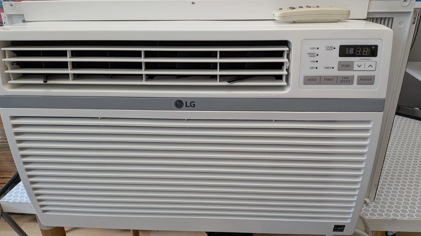 LG Window Air Conditioner 10,000 BTU