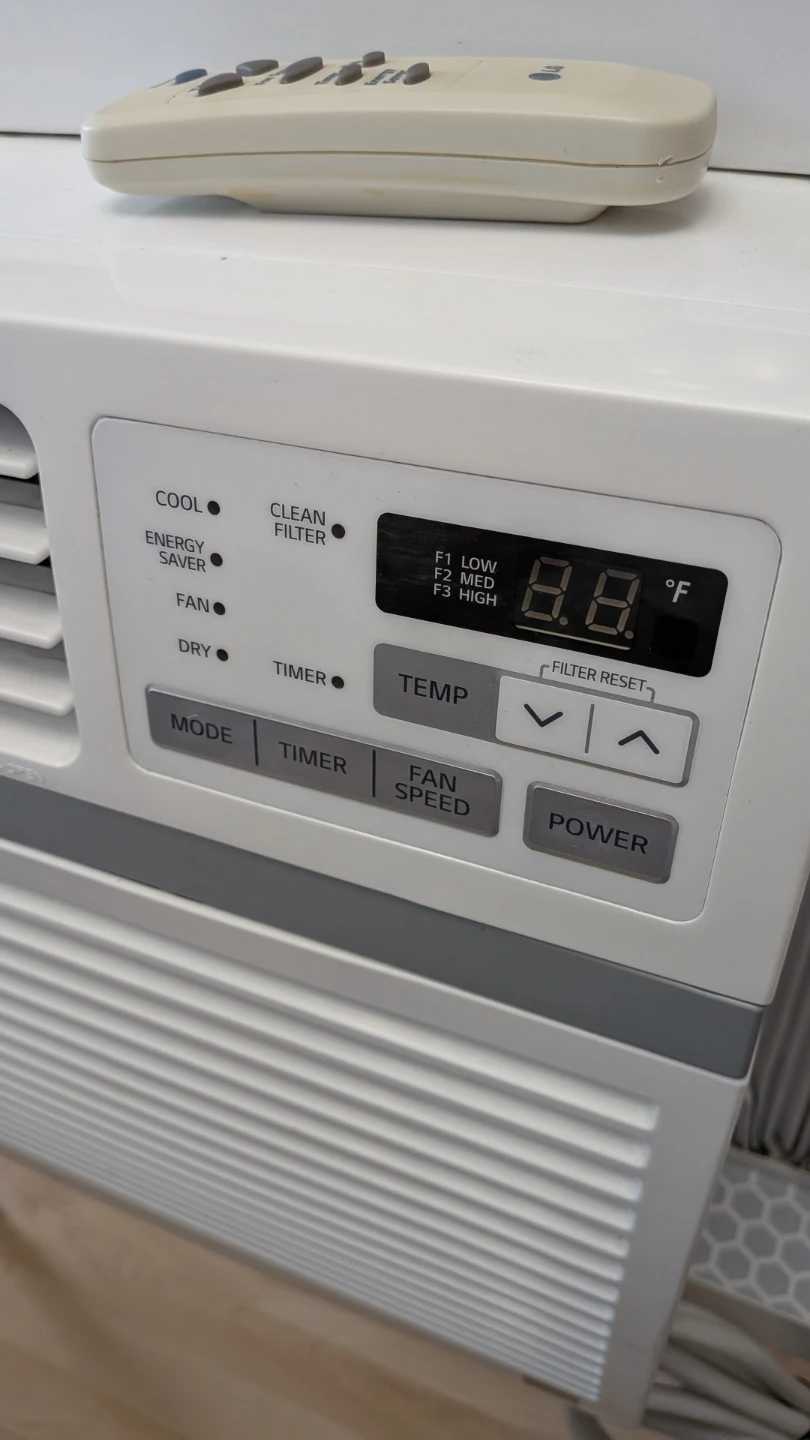LG Window Air Conditioner 10,000 BTU - photo 2