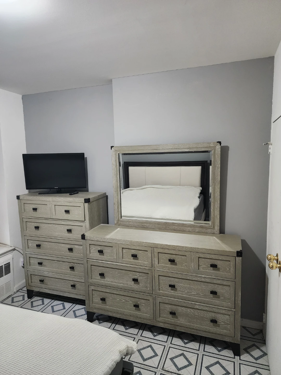 6-Drawer Dresser & 5-Drawer Chest with Mirror