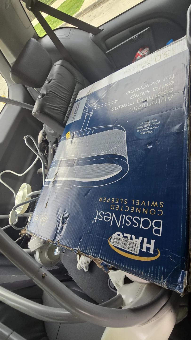 HALO BassiNest Connected Swivel Sleeper