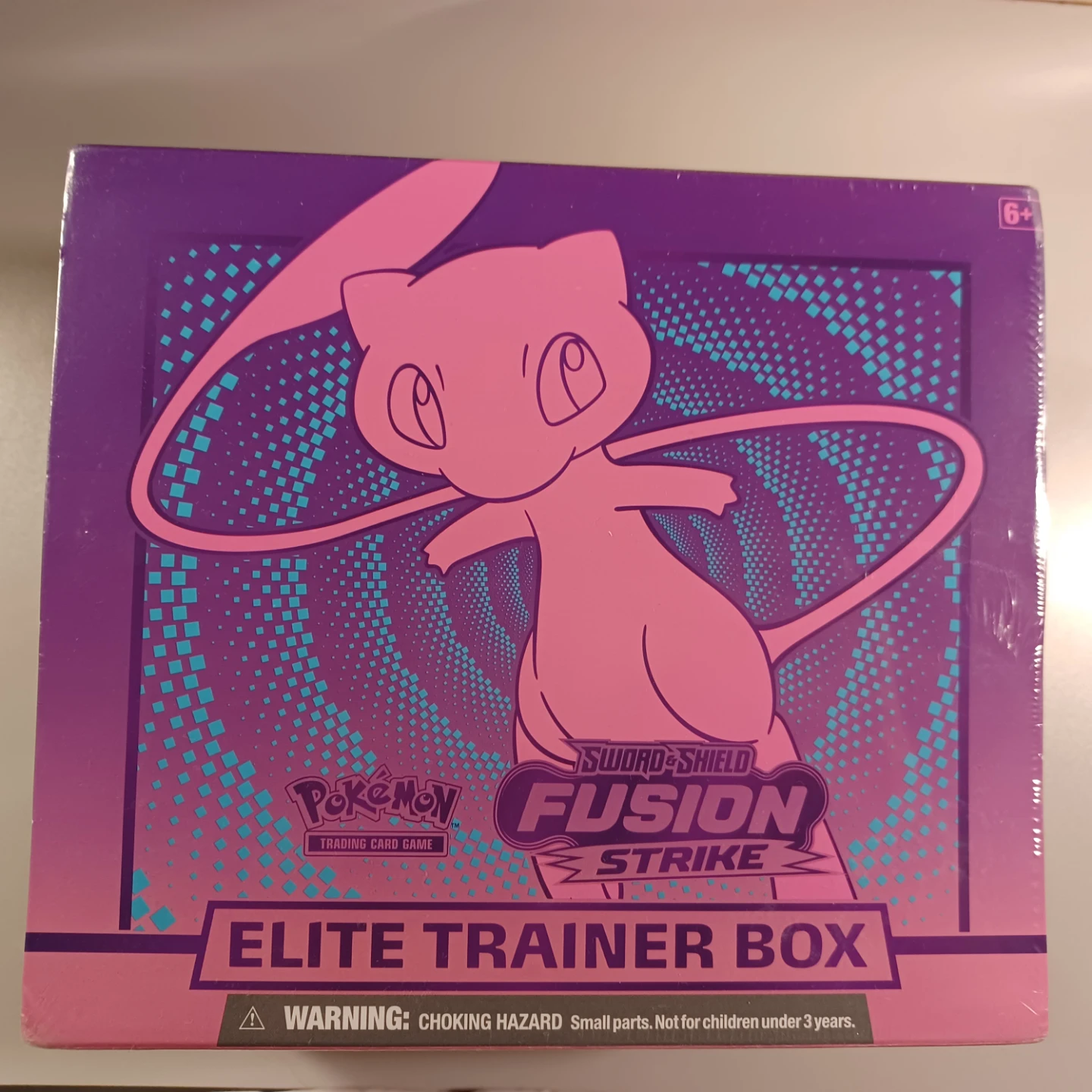 Pokemon Sword & Shield Fusion Strike Elite Trainer Box