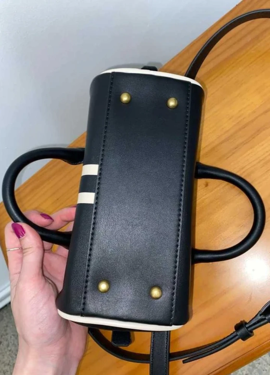 Brand New Guess mini bowling bag - photo 3
