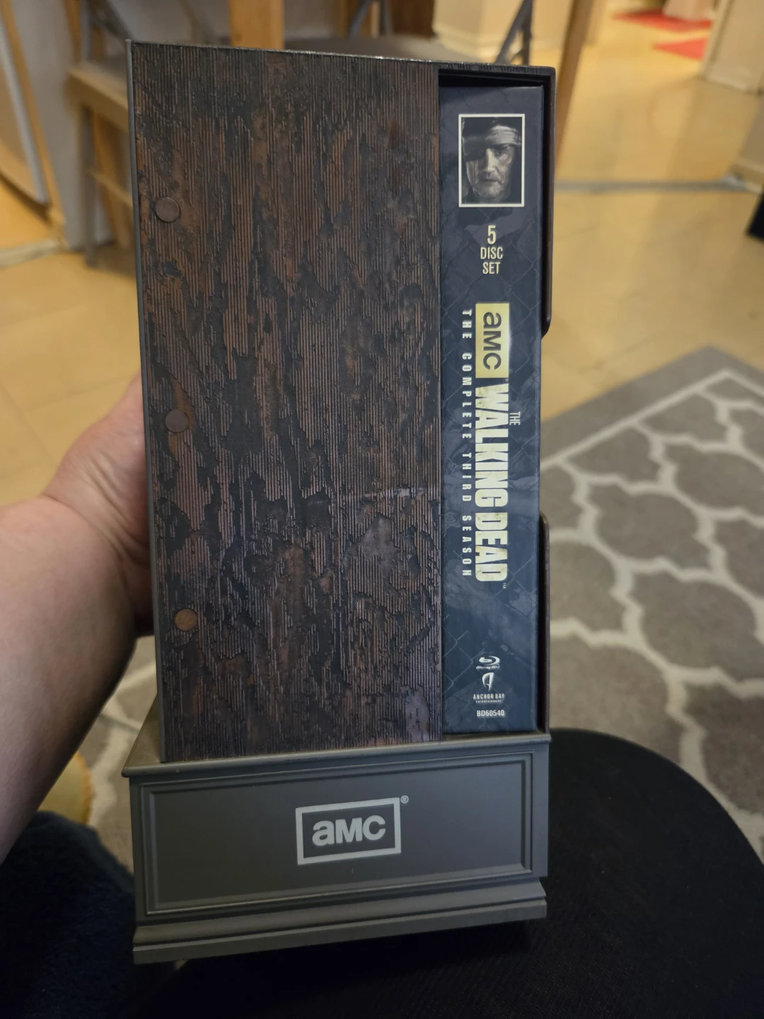 T W D The Complete  Season 3 Blu-ray Set light not working - photo 2